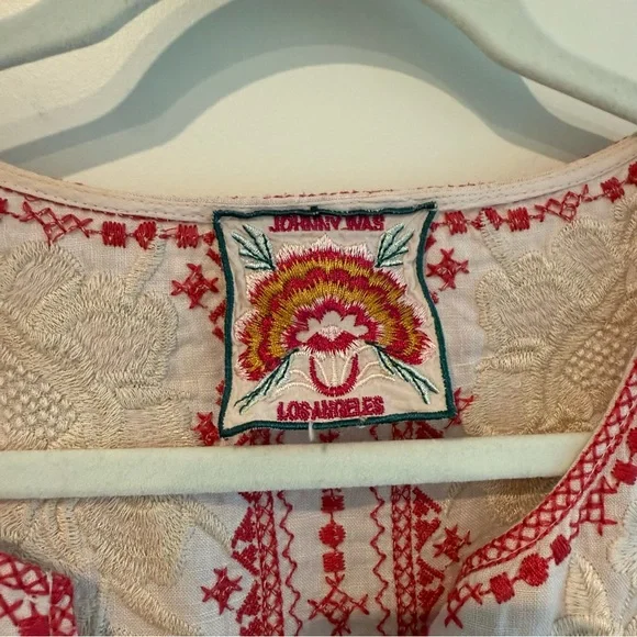 Johnny Was Embroidered Top 🌺🌹🌷 - Picture 3 of 5